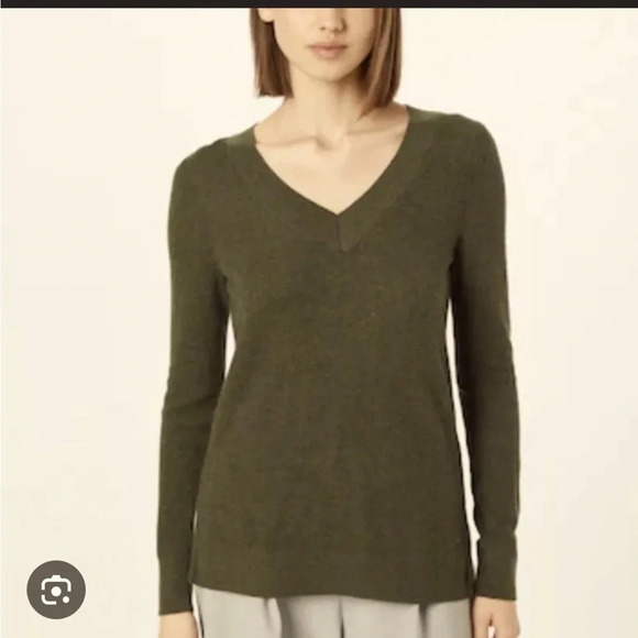 Gap sweater - dark green lightweight v-neck long sleeve - Picture 1 of 9